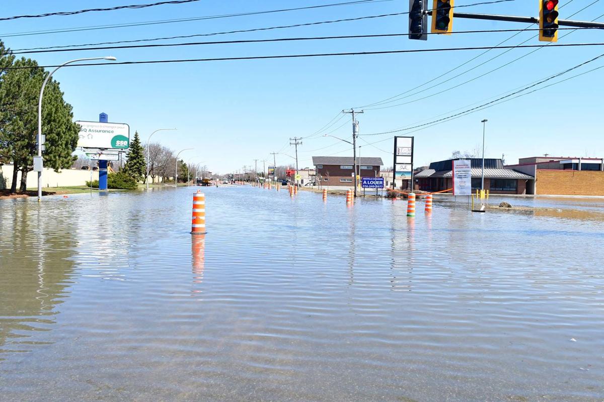 Pierrefonds Roxboro In Full Flood Prep Mode West Island News Thesuburban Com