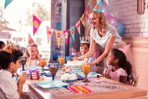 Supermom In Training: Birthday party etiquette - what are the rules?