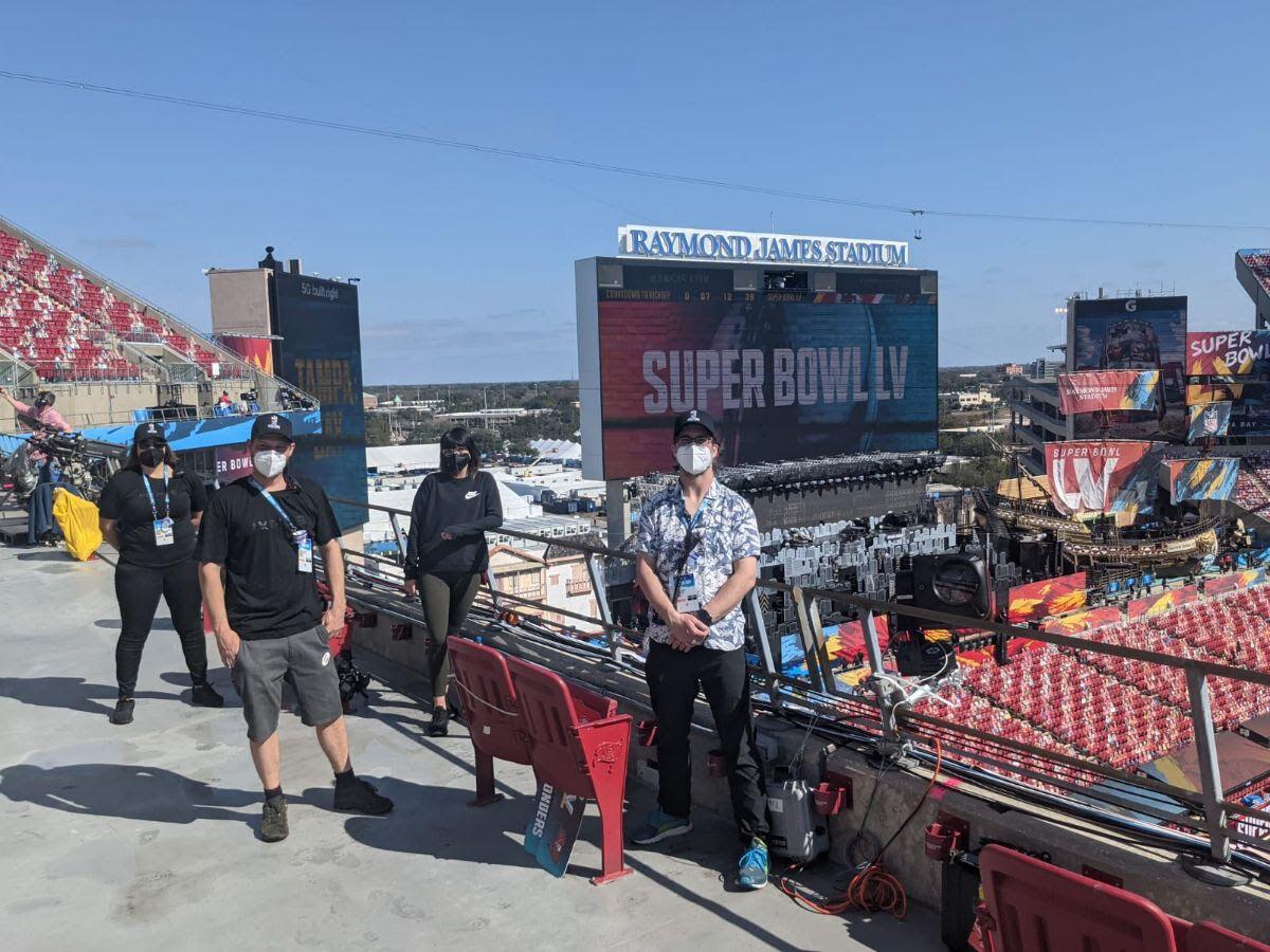 Entertainment Montreal S Pixmob For The Win At Captivating Super Bowl Lv Halftime Show Entertainment Thesuburban Com