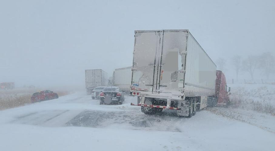 Winter storm cuts power to over 350,000 Quebec homes | Suburban Weather ...