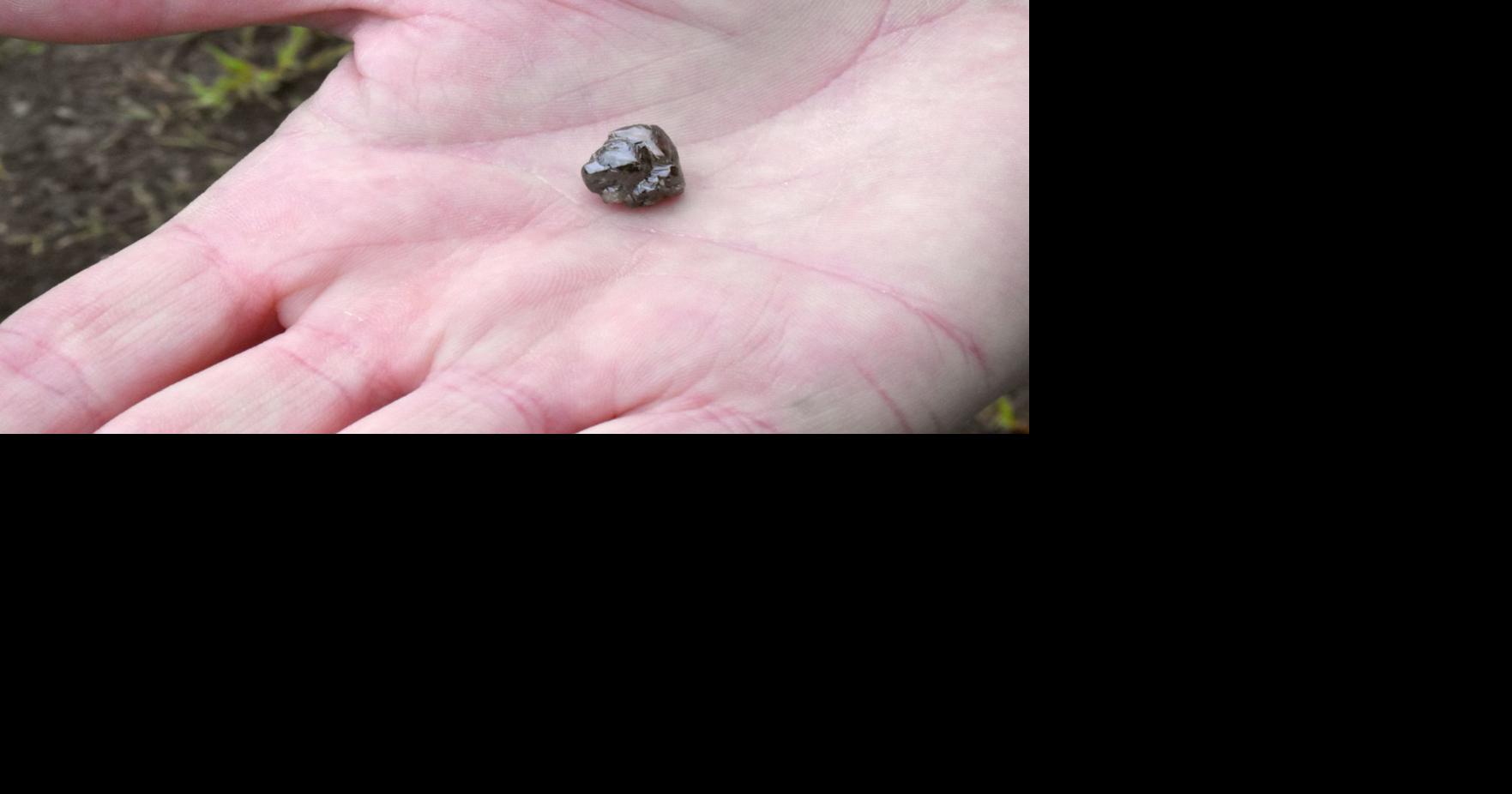 Visitor Finds 9 Carat Diamond At Crater Of Diamonds State Park News Thesuntimes Com