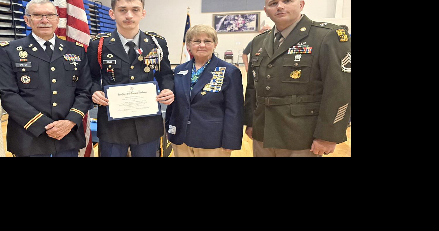 DAR honors SMHS ROTC Cadet 1st Sergeant Davis | A&E | thesylvaherald.com