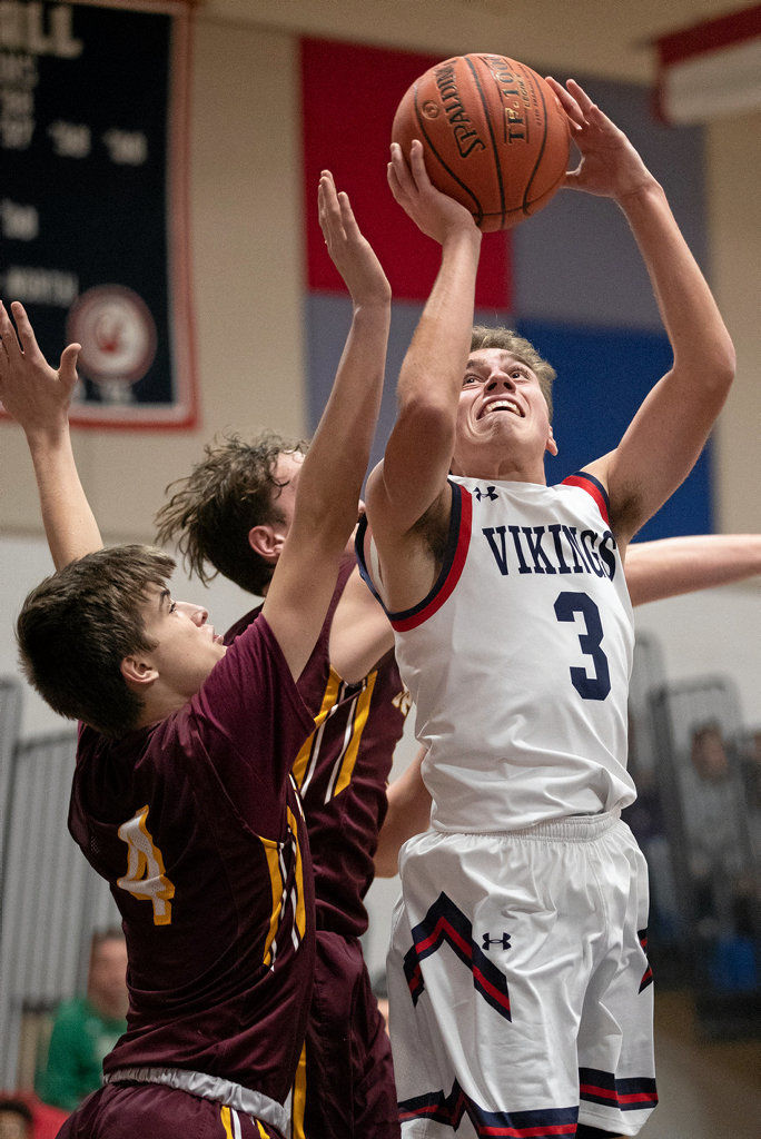 HS BOYS BASKETBALL: Vikings junior nets 35 points in win over