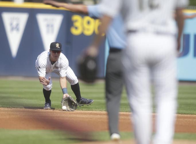 Yankees top prospect Oswald Peraza turning heads despite slow