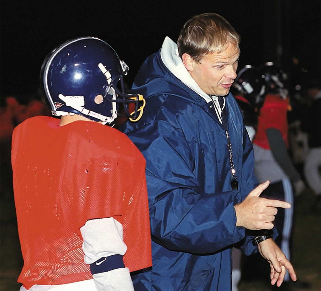 UNICO dinner honors Lackawanna coach Mark Duda ahead of game