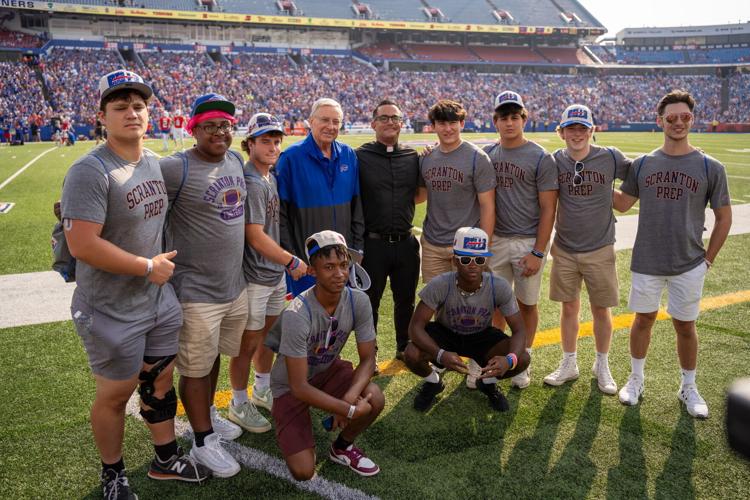 HS FOOTBALL: Scranton Prep players visit Buffalo Bills at Blue and Red  Practice, High School