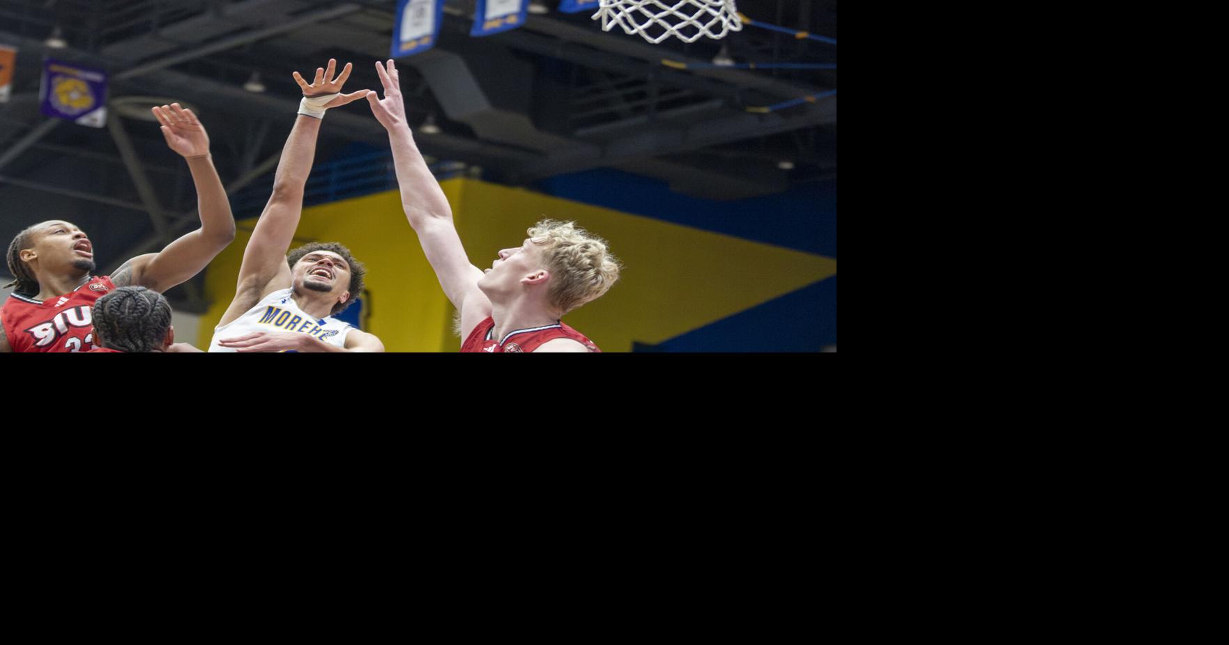 Men and women beat Southern Illinois in doubleheader