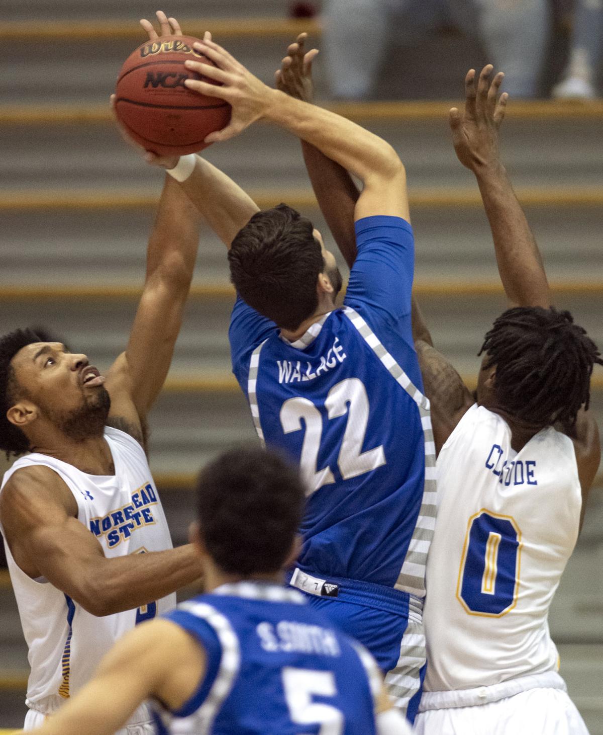 Men S Basketball Rallies Past Eastern Illinois News