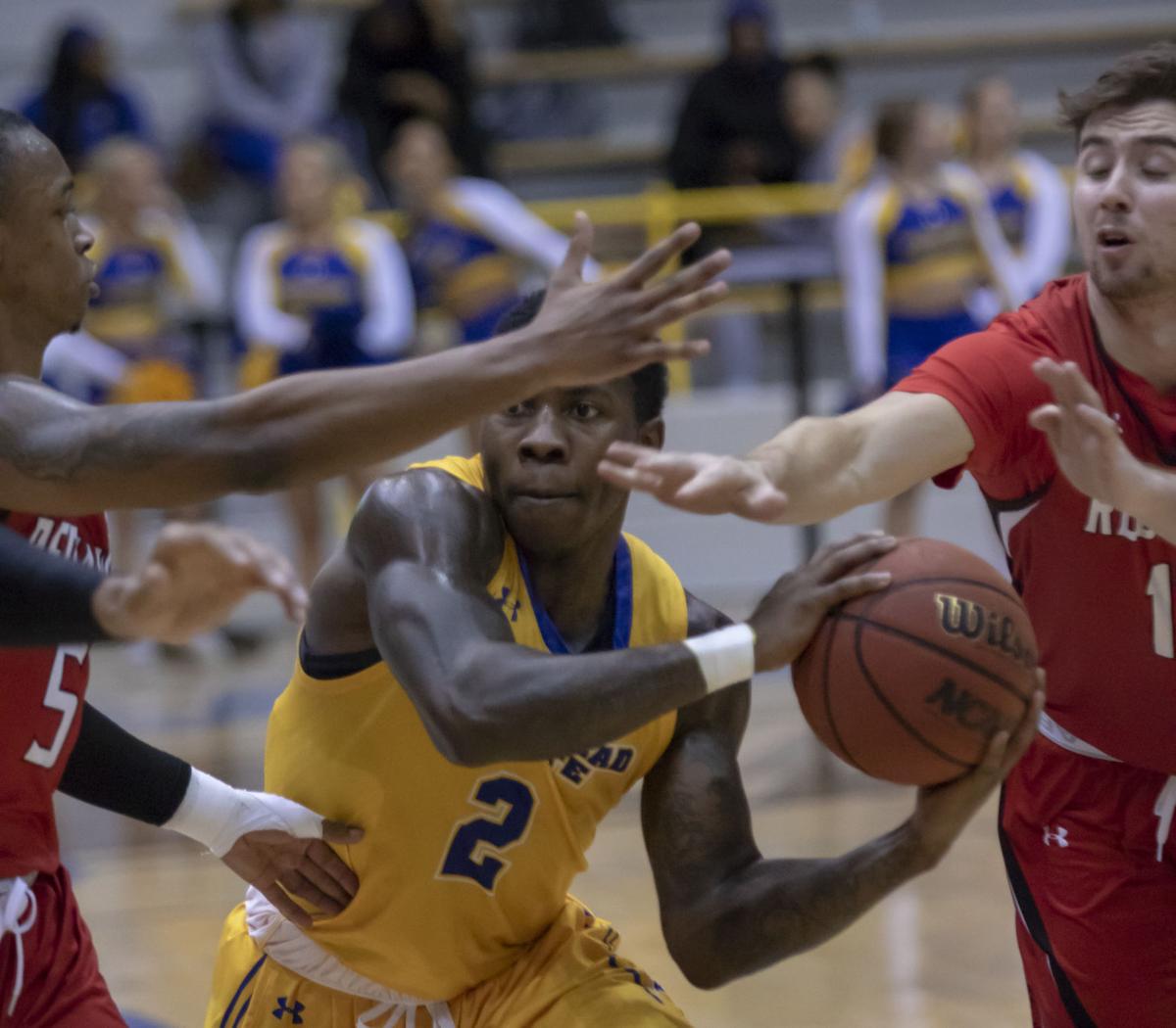 Men S Hoops Overcomes 14 Point Deficit Defeats Semo 73 69 News