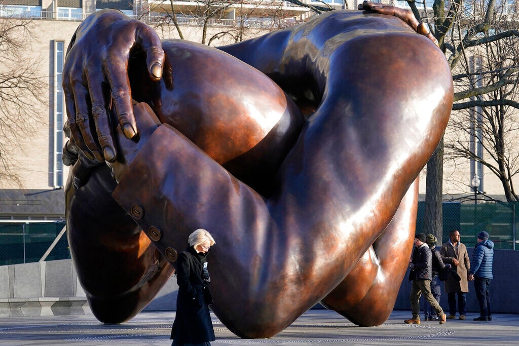 Boston unveils Embrace sculpture of MLK and Coretta Scott King