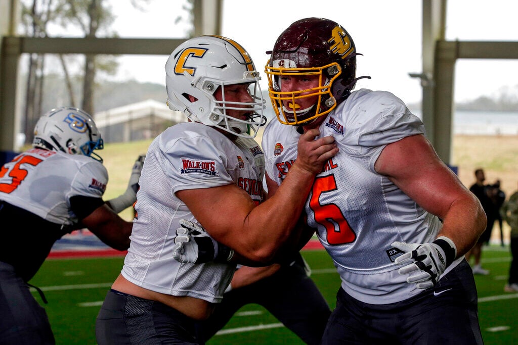 Cole Strange Hogs Headlines at Senior Bowl, Sports