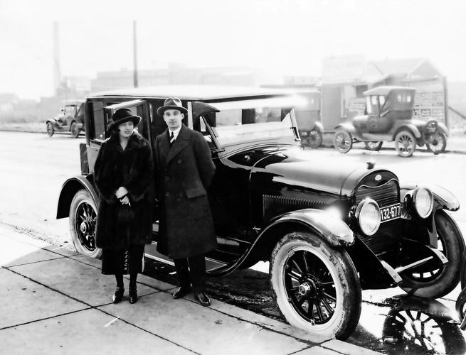 1922 Edsel and Eleanor Ford with Lincoln car