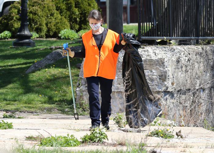 PHOTOS Helping to keep it clean in downtown Pawcatuck Stonington