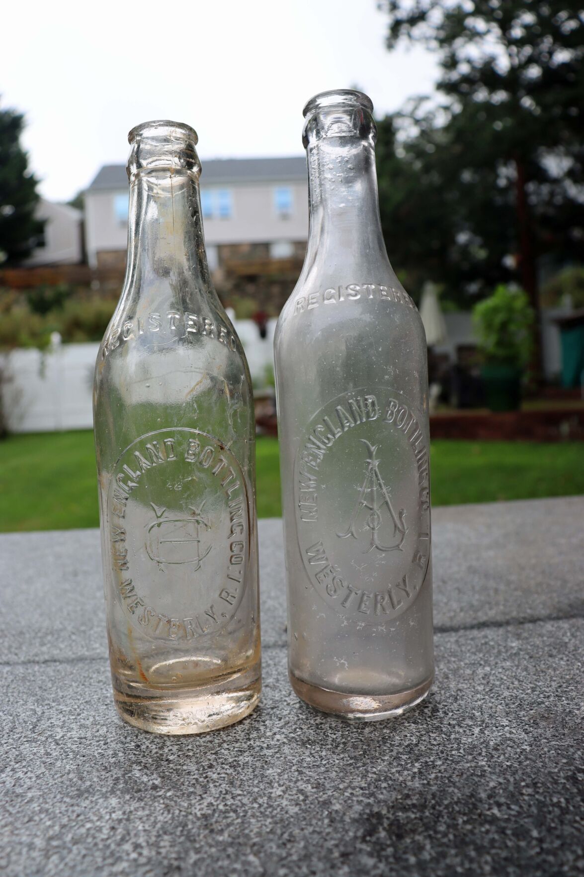 RARE QUART WARWICK CLUB GINGER ALE w PORCELAIN STOPPER WEST