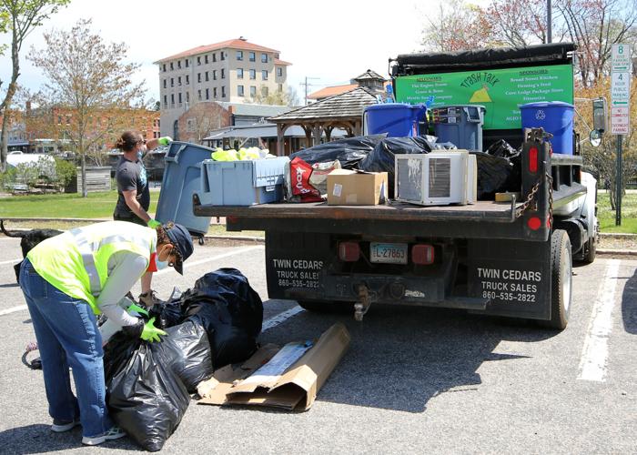 PHOTOS Helping to keep it clean in downtown Pawcatuck Stonington