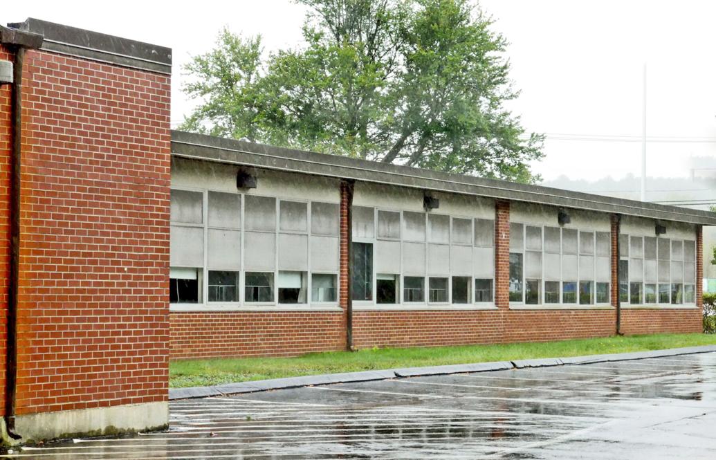 Officials to seek second tenant for onestory wing of North Stonington