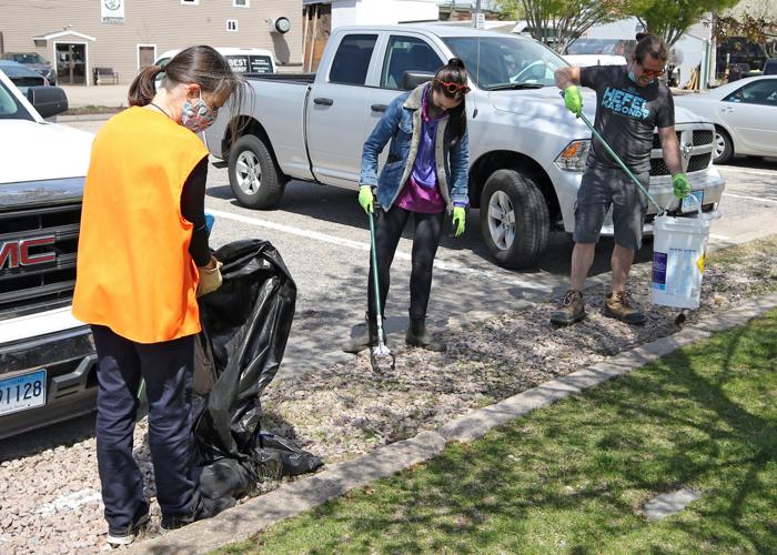 PHOTOS Helping to keep it clean in downtown Pawcatuck Stonington