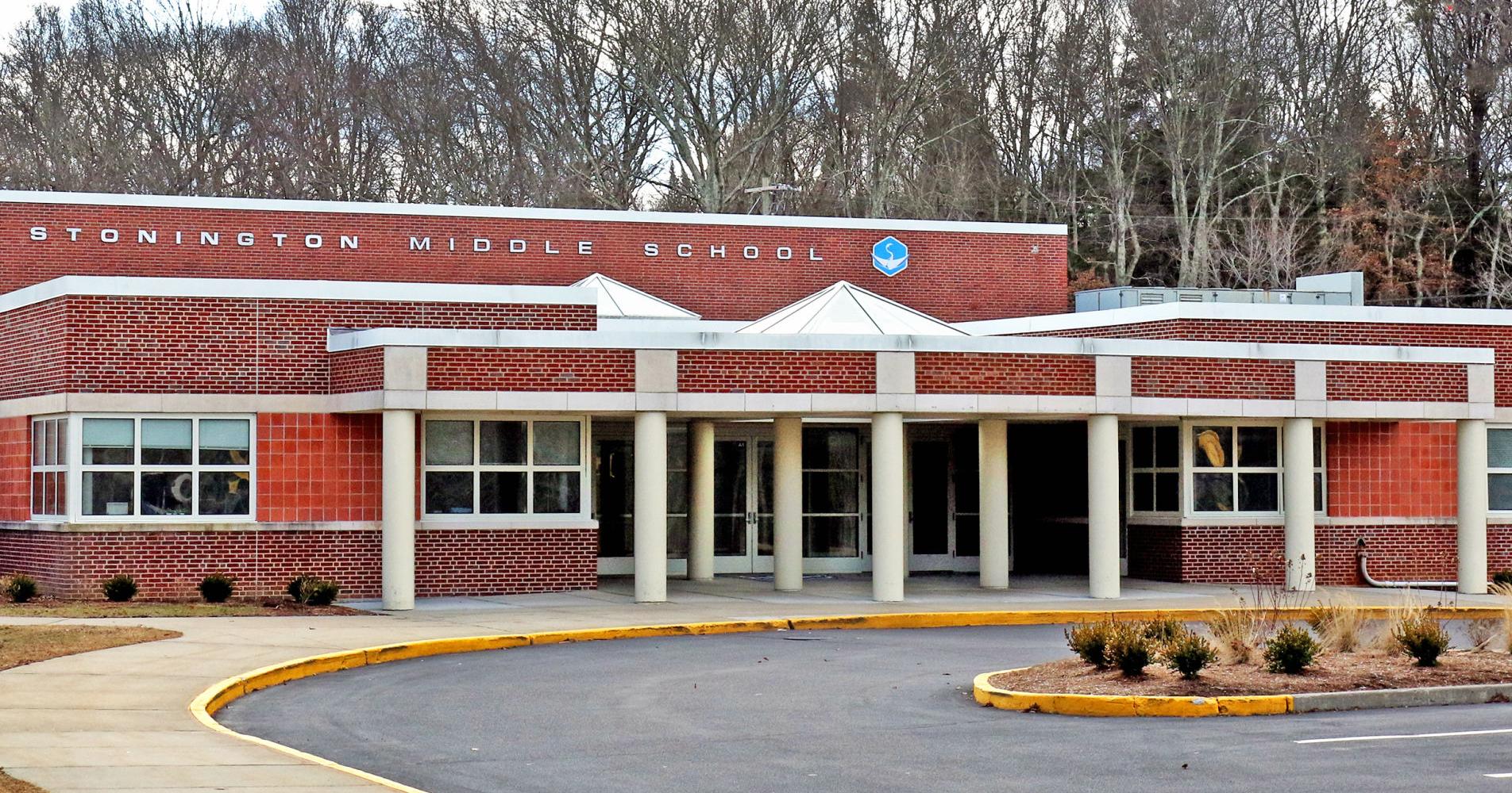 Stonington Middle students to attend former Pawcatuck Middle School for coming year - Vimarsana News