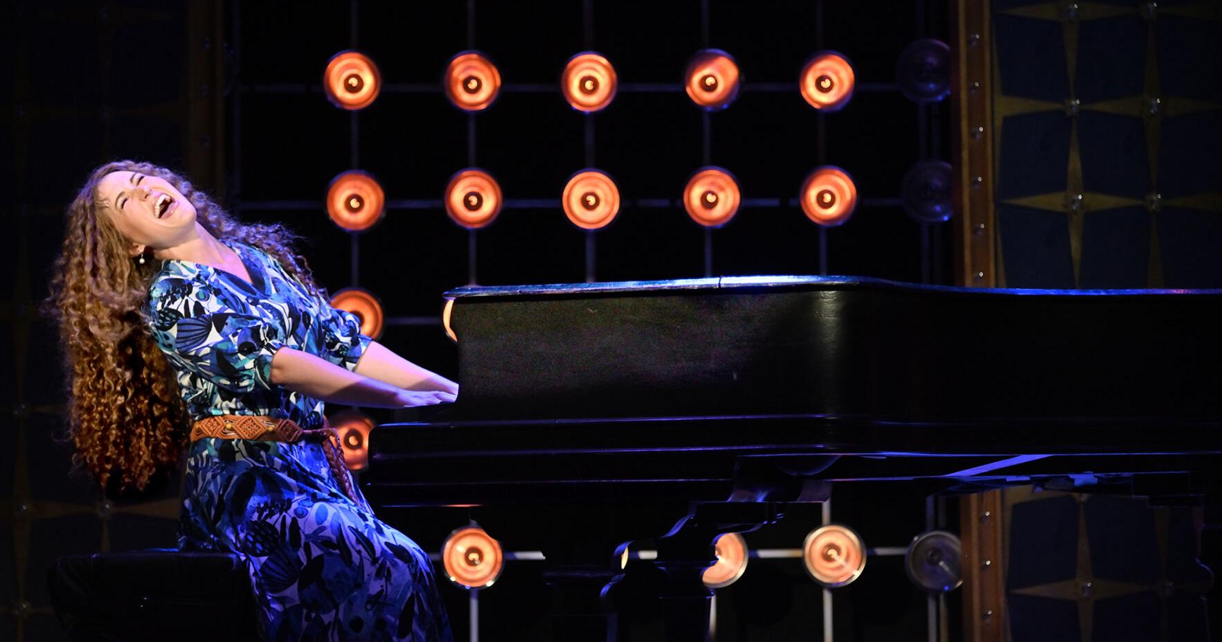 Review: 'Beautiful: The Carole King Musical' at Theatre by the Sea a sublime trip down Memory Lane - Vimarsana News