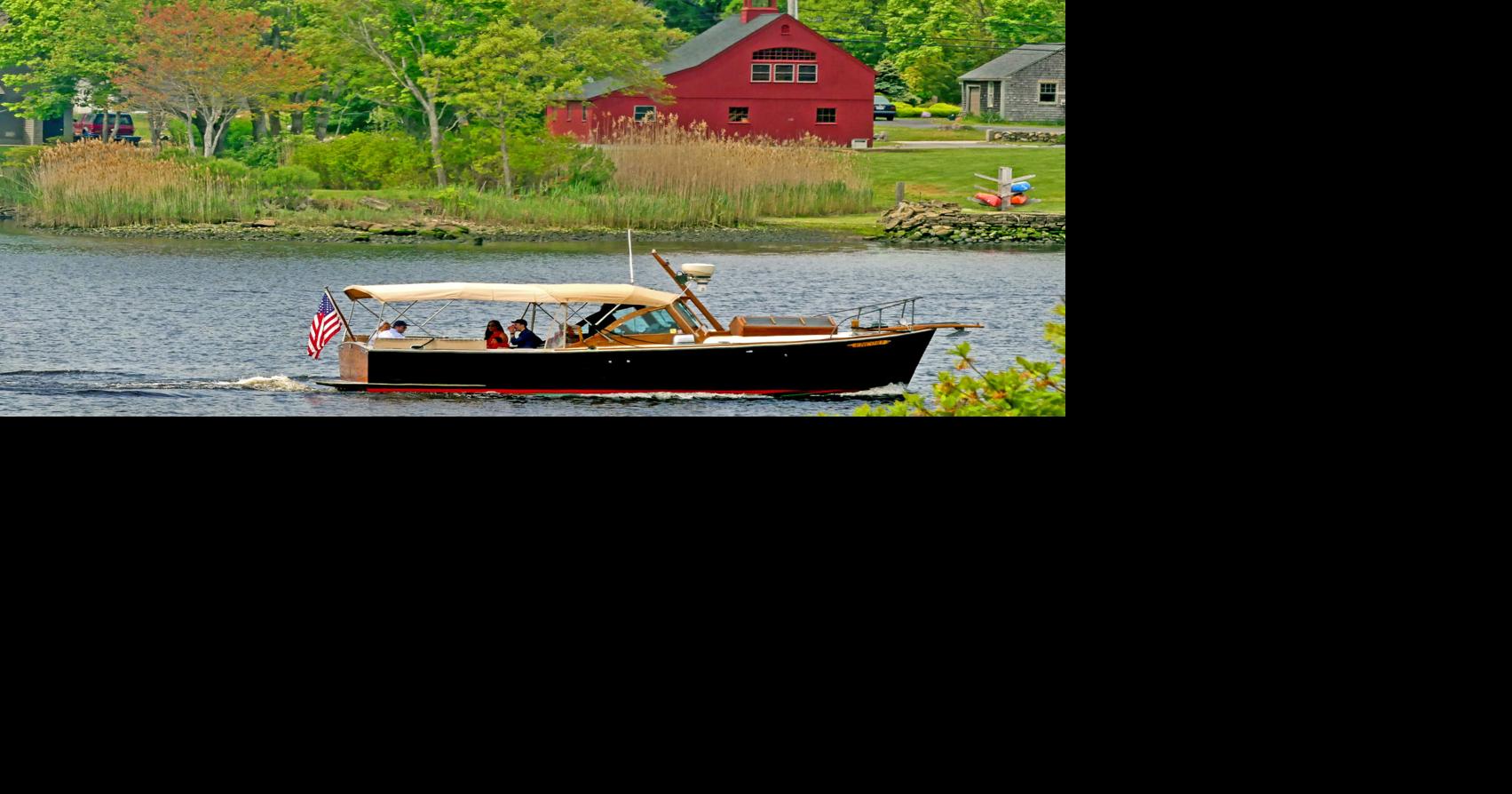 PHOTOS The charter yacht Encore chugs up the Pawcatuck River