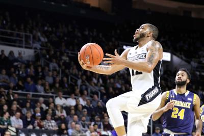 College Basketball Pc S Pipkins No Stranger To The Uri Rams