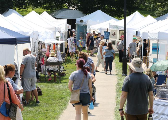 PHOTOS Art lovers swarmed to Wilcox Park for Virtu Art Saturday