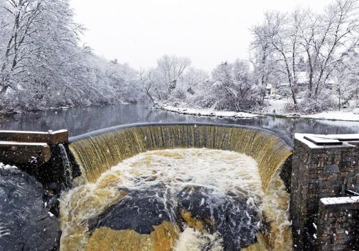 PHOTOS: Late-season storm blankets region with some early April snow ...