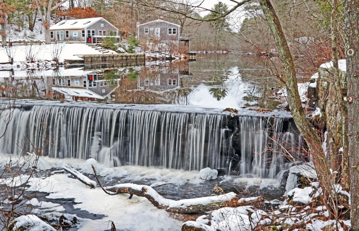 011022 RICH Icy waterfalls Wood River hh 101489.JPG