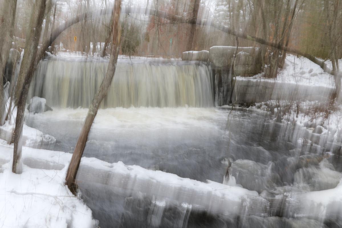 011022 RICH Icy waterfalls Wood River hh 101492.JPG