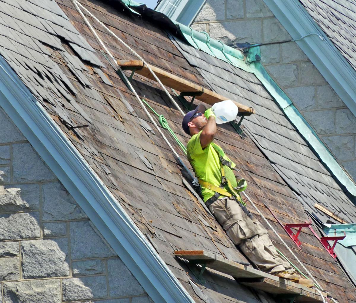 Photos Roofers On Christ Church Job Handle The Heat Westerly Thewesterlysun Com