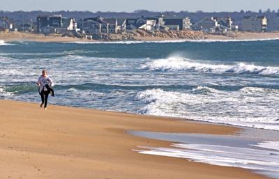 021020 WES Watch Hil erough surfing 121.JPG