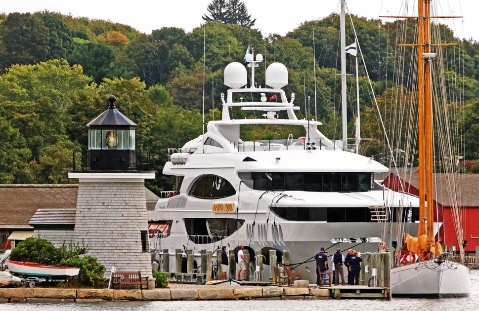 PHOTO Luxury yacht docks at Seaport Stonington