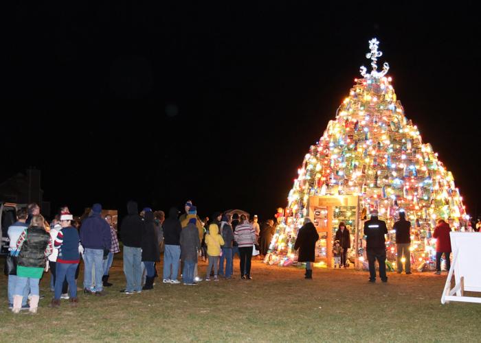 PHOTOS Stonington Stroll and treelighting Stonington