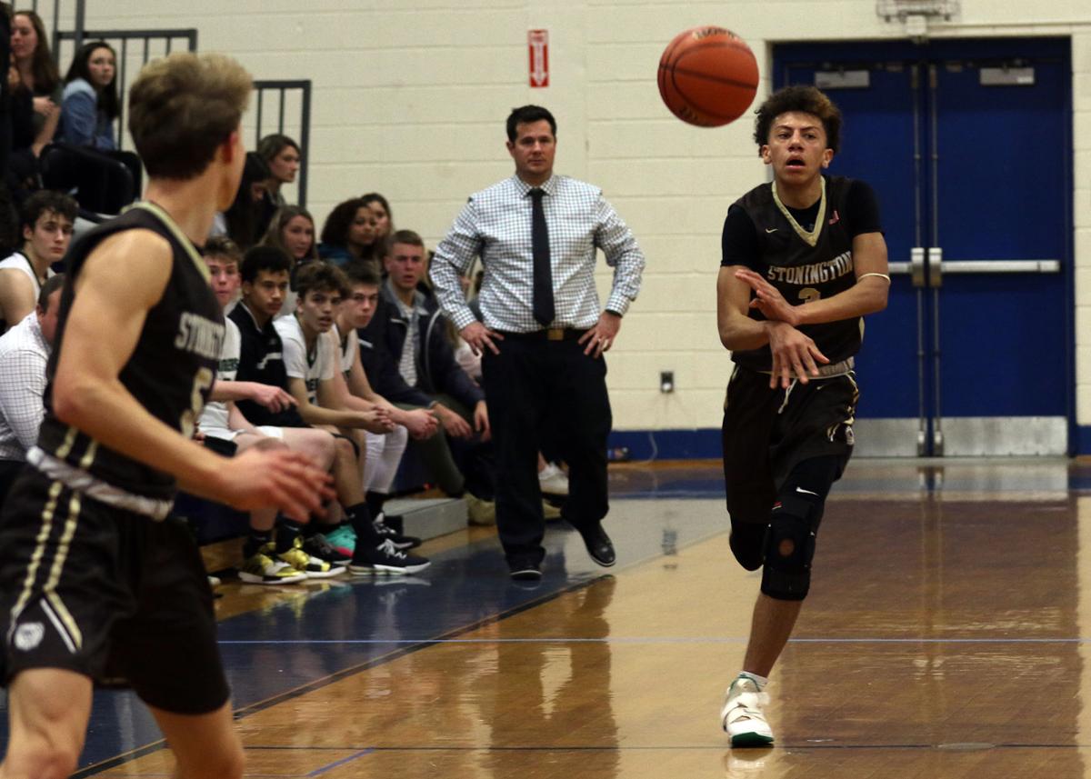 Wccu Boys Basketball Bears Win Back And Forth Contest With Chargers Move On To Finals Chariho High School Sports Stories Thewesterlysun Com