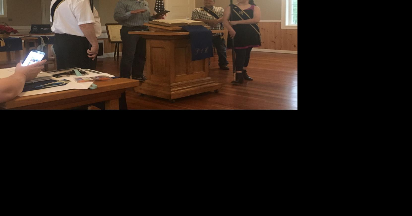 Dan Potts named 'Teacher of the Year' by Hope Valley Grange Front