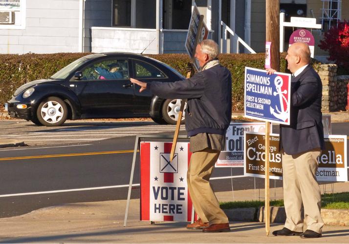 STONINGTON ELECTION CENTRAL Simmons wins first selectman’s race