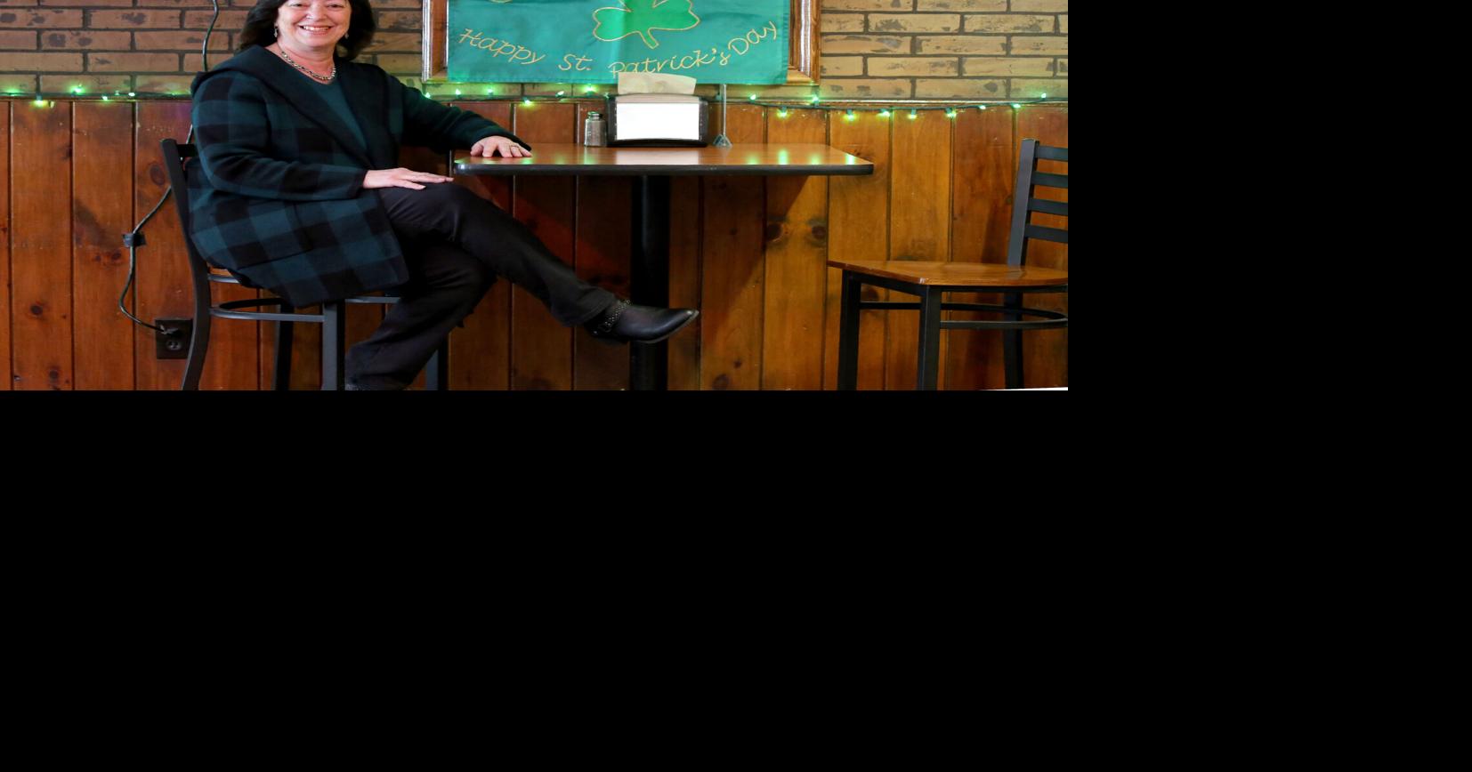 en el sillón con Carolyn O’Brien |  en el sillón