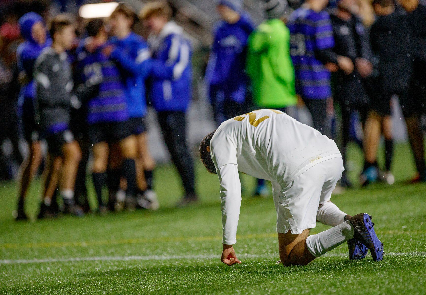 Boys soocer: Stonington falls to Lewis Mills in Class M state final