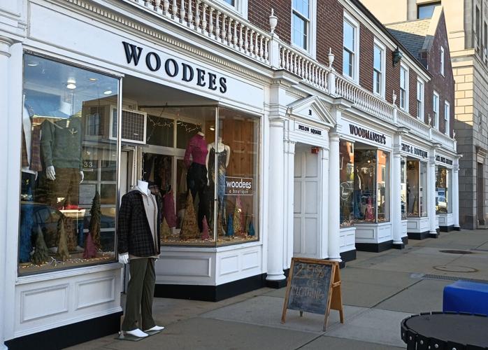 Service with a Smile For local small businesses, ‘tis the season to