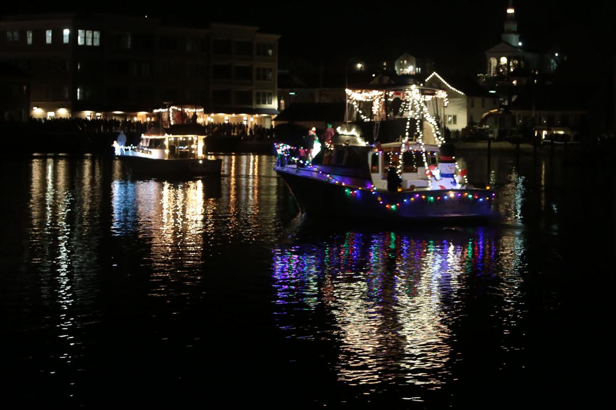 Mystic Christmas Boat Parade 2022 Photos: Saturday Night Lights On The Mystic River During Lighted Boat Parade  | Stonington | Thewesterlysun.com