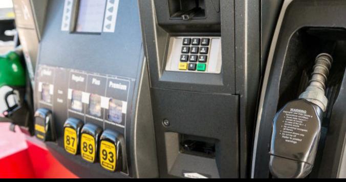 Gas prices drop another penny in R.I.; nation prices begin decline