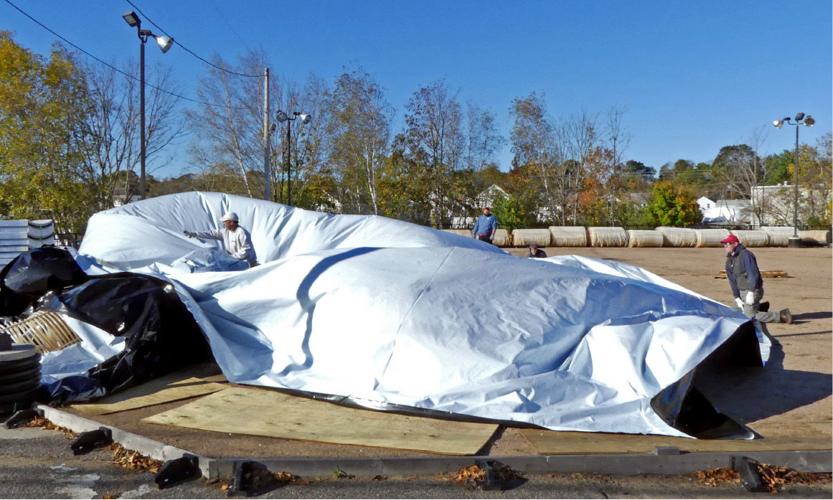 PHOTOS Some assembly required for the Washington Trust Community