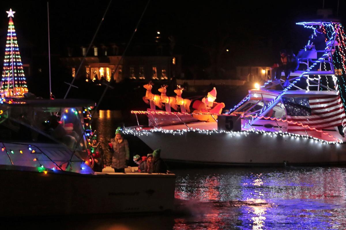 Mystic Christmas Boat Parade 2022 Photos: Saturday Night Lights On The Mystic River During Lighted Boat Parade  | Stonington | Thewesterlysun.com