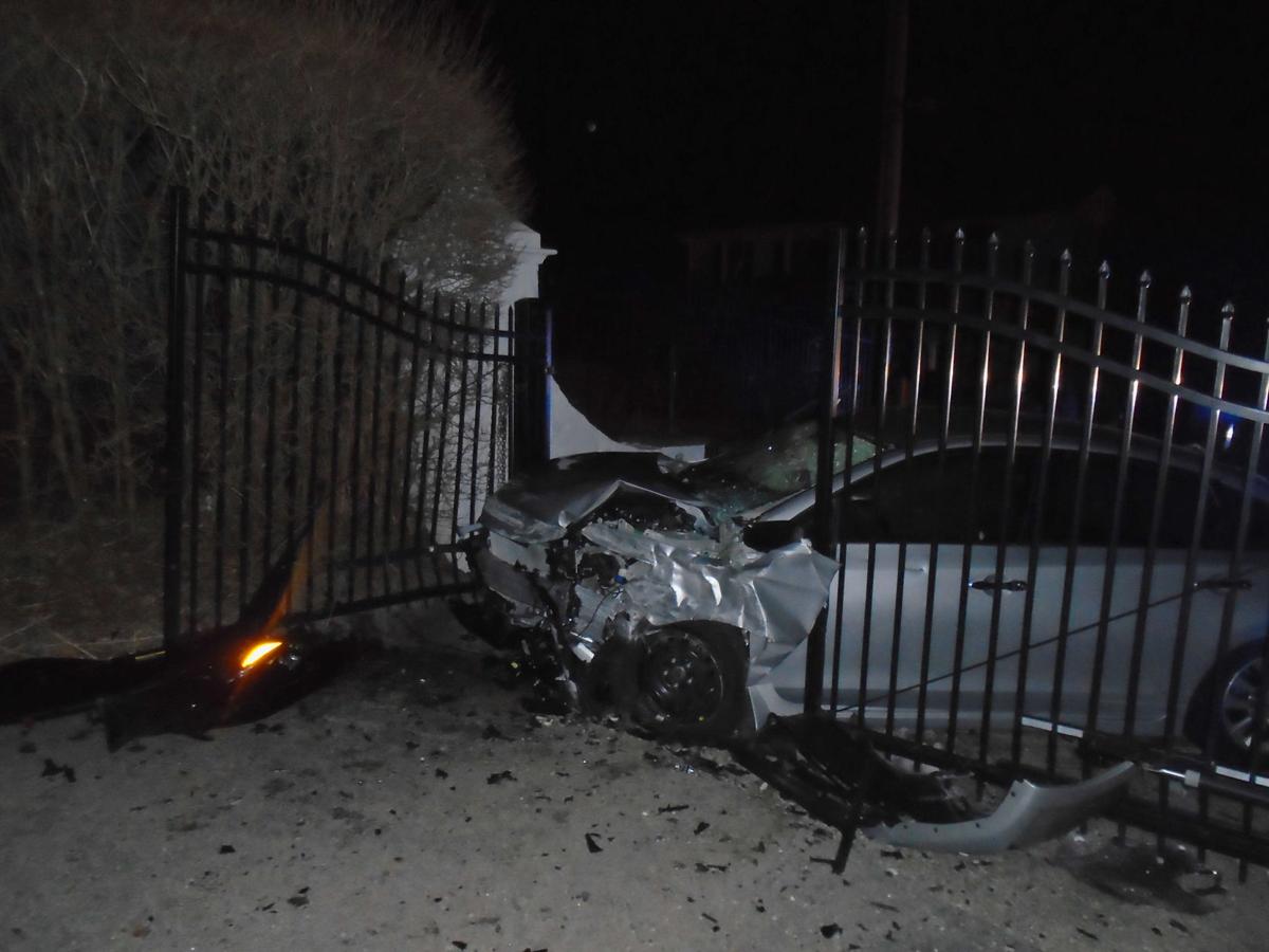 Updated 2 58 P M Hartford Man Charged After Police Chase Ends With Crash At Taylor Swift S Gate Westerly Thewesterlysun Com