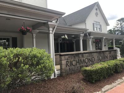 standing Richmond Town Hall NEW