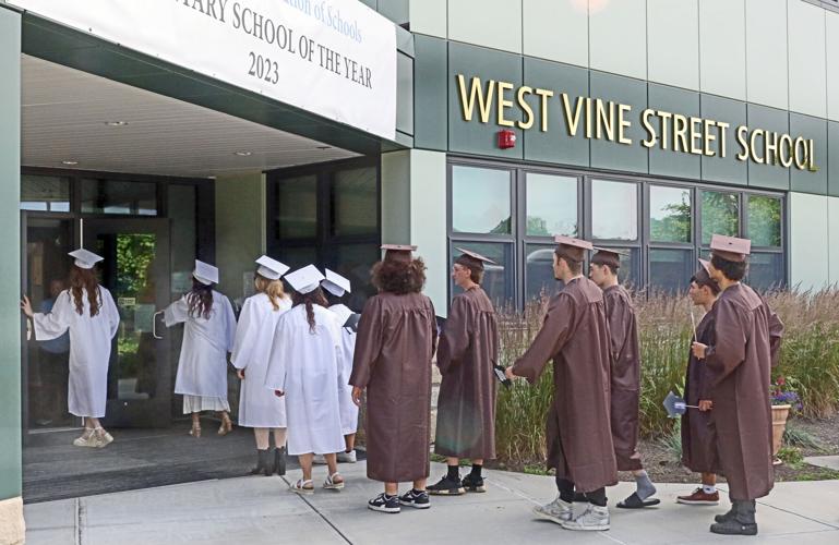 PHOTOS SHS seniors return to where it all began Stonington