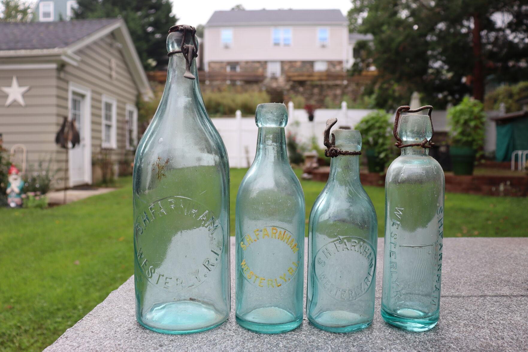 RARE QUART WARWICK CLUB GINGER ALE w PORCELAIN STOPPER WEST