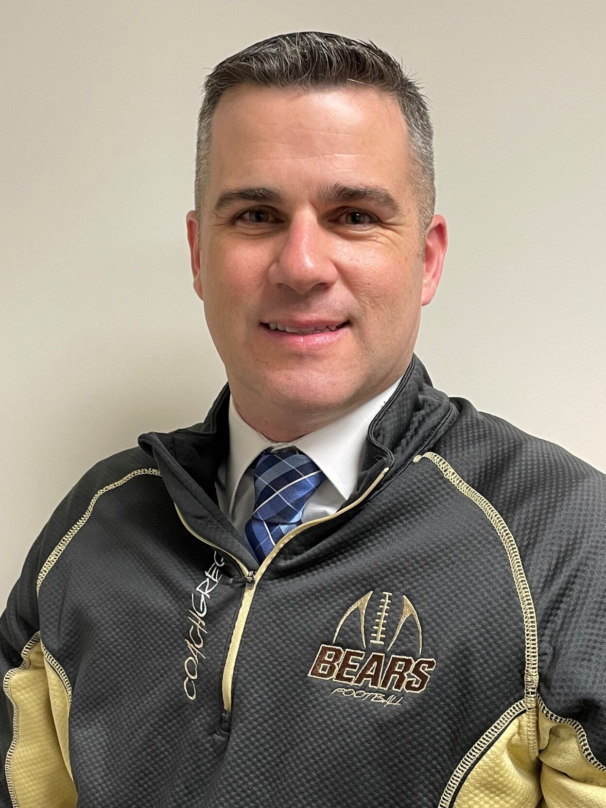 Youth football Greg Howard wins Youth Coach of Distinction award