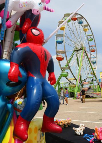 Springfest Rides PHOTOS: Springfest in full swing at Misquamicut | Westerly ...