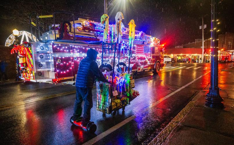 PHOTOS Wet and windy Westerly Light Parade still draws a crowd